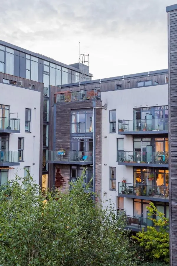 Guestready - Vibrant Apartment In Dolphins Barn Dublin 0*,