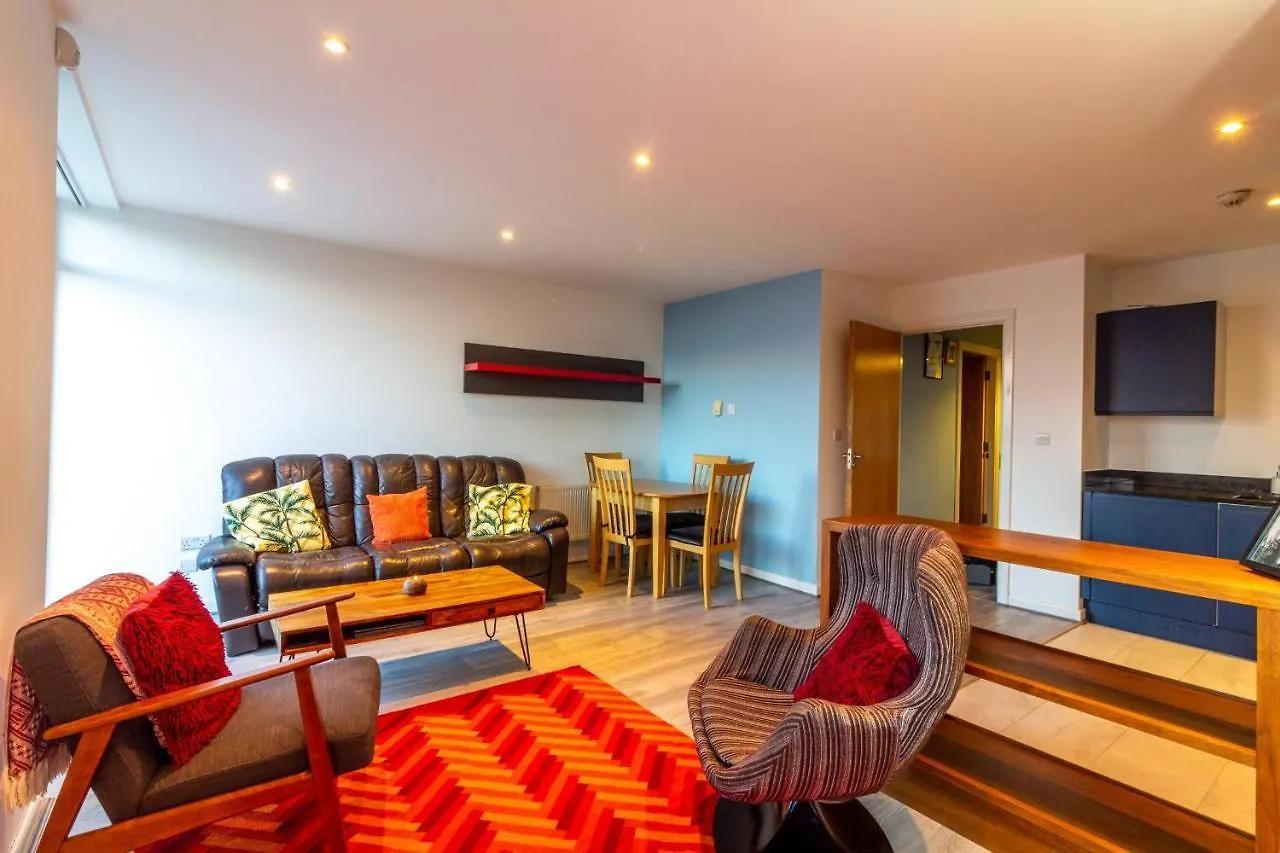 Guestready - Vibrant Apartment In Dolphins Barn Dublin 0*,